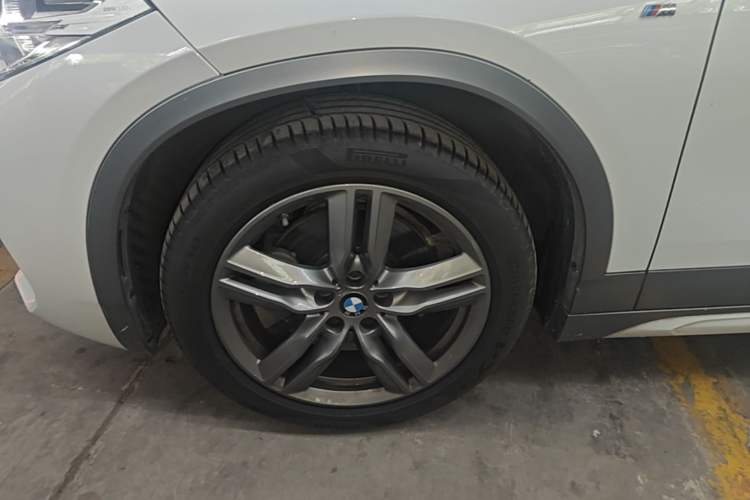 Used BMW X2 2021 sDrive25i Leading Model M Off-Road Package Left Front Wheel Hub