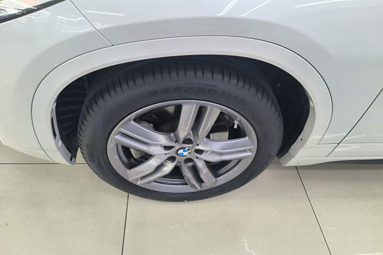 Used BMW X2 2021 Restyled sDrive25i M Sport Package Left Front Wheel Hub