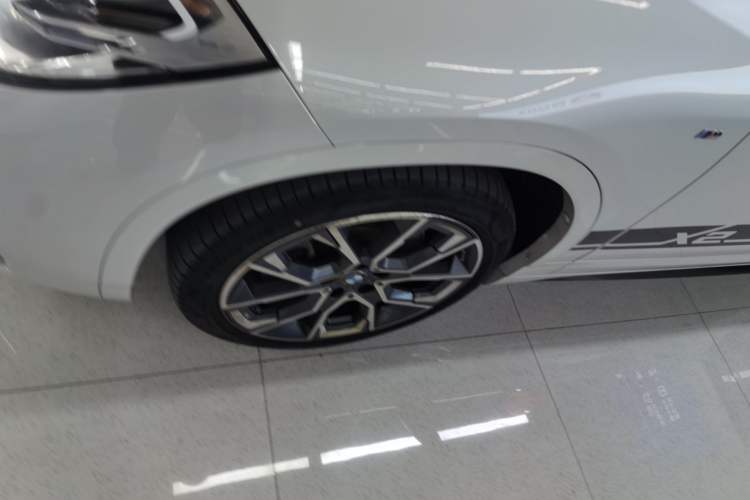 Used BMW X2 2021 Restyled sDrive25i Midnight Edition Left Front Wheel Hub