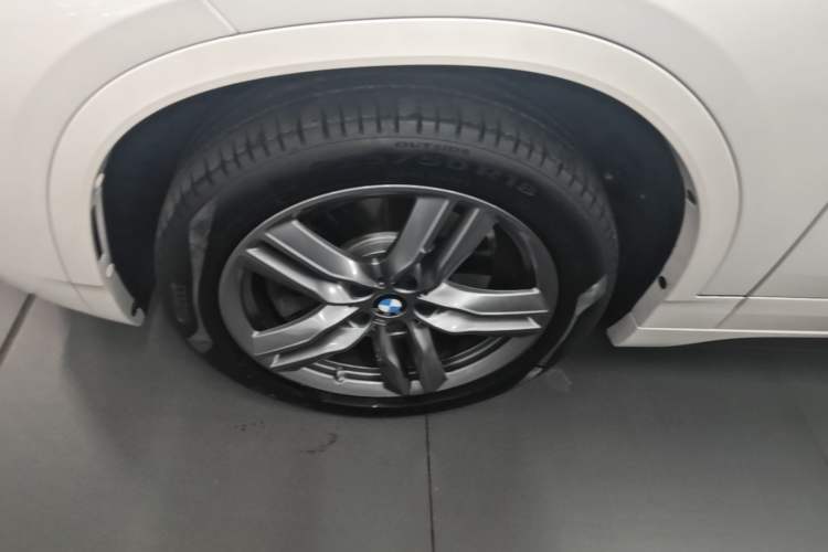 Used BMW X2 2021 Restyled sDrive25i M Sport Package Left Front Wheel Hub