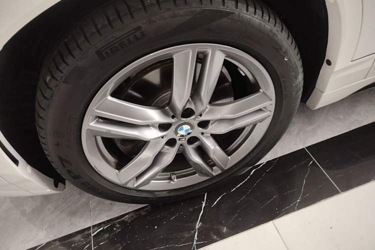 Used BMW X2 2021 sDrive25i Leading Model M Sport Package Left Front Wheel Hub