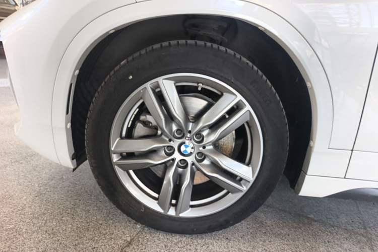 Used BMW X2 2021 sDrive25i M Sport Package Left Front Wheel Hub