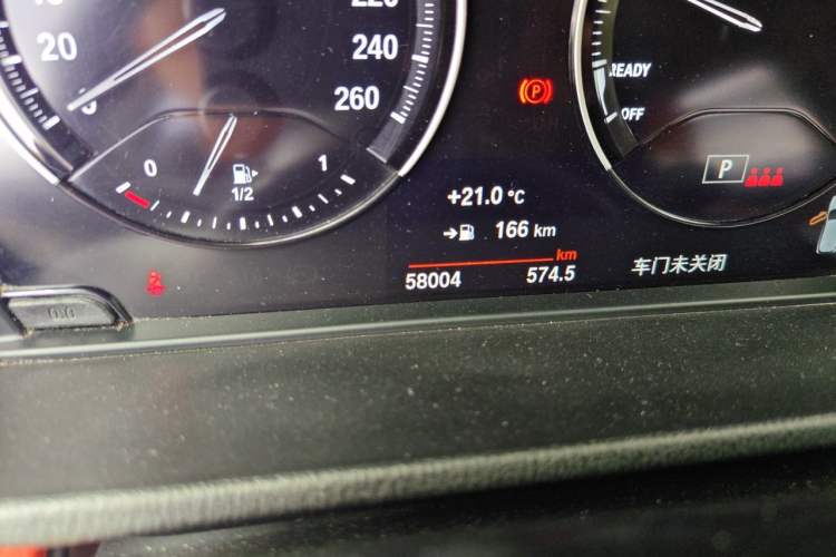 Used BMW X2 2021 sDrive25i Leading Model M Sport Package Odometer Close Up