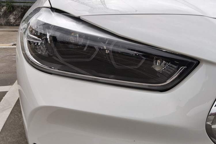 Used BMW X2 2021 sDrive25i Luxury Model with M Sport Package Right Front Headlight