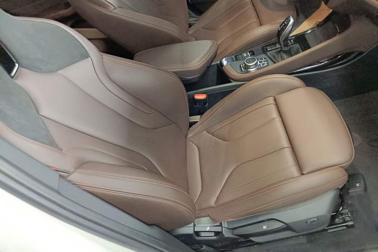 Used BMW X2 2021 Restyled sDrive25i Midnight Edition Right Front Seat