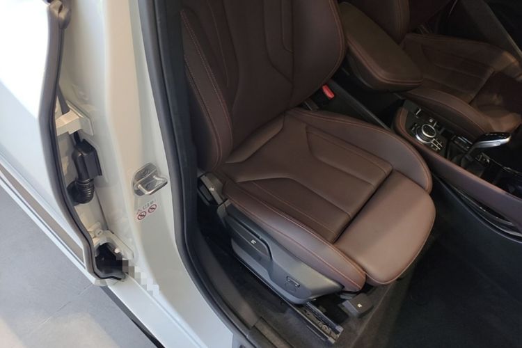 Used BMW X2 2021 Restyled sDrive25i Midnight Edition Right Front Seat