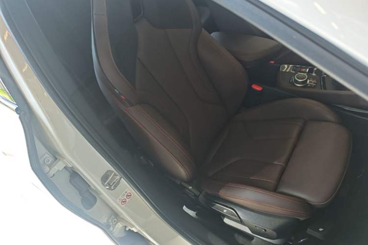Used BMW X2 2021 Restyled sDrive25i Midnight Edition Right Front Seat