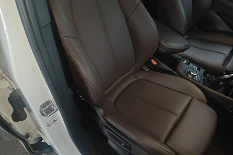 Used BMW X2 2021 sDrive25i Leading Model M Off-Road Package Right Front Seat