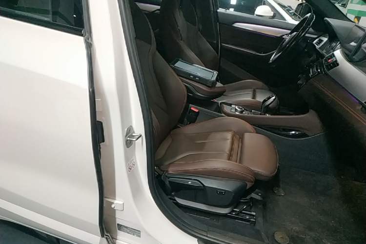 Used BMW X2 2021 Restyled sDrive25i Midnight Edition Right Front Seat
