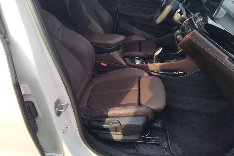 Used BMW X2 2021 sDrive25i Leading Model M Off-Road Package Right Front Seat