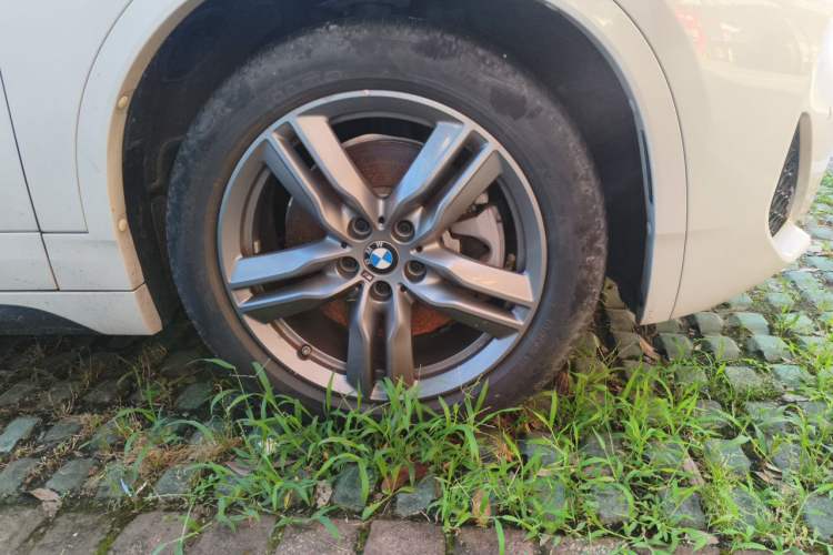 Used BMW X2 2021 sDrive25i M Sport Package Right Front Wheel Hub