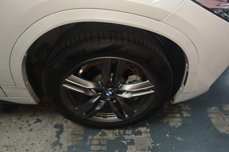 Used BMW X2 2021 Restyled sDrive25i M Sport Package Right Front Wheel Hub