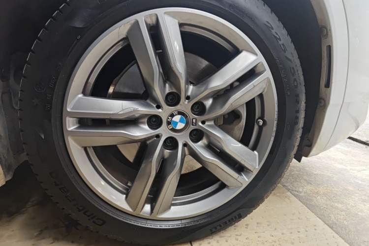 Used BMW X2 2021 sDrive25i Leading Model M Sport Package Right Front Wheel Hub