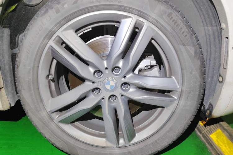Used BMW X2 2021 sDrive25i Leading Model M Sport Package Right Front Wheel Hub