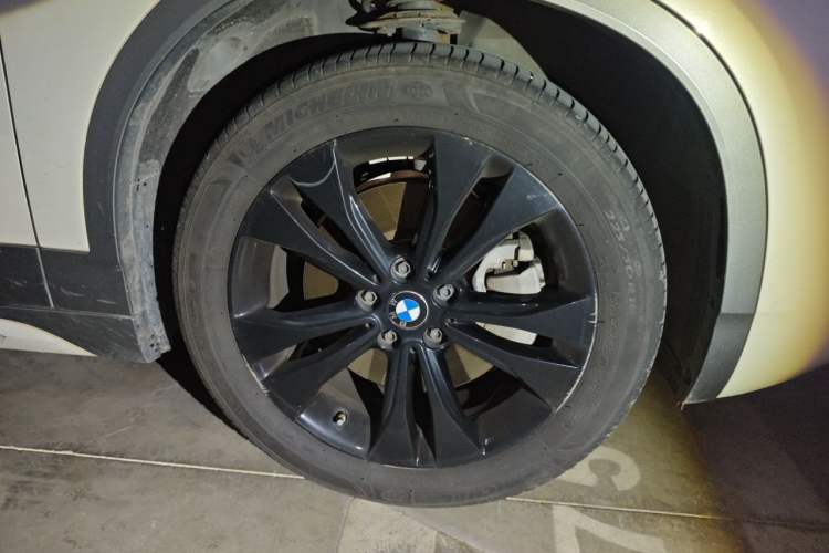 Used BMW X2 2021 Restyled sDrive25i M Sport Package Right Front Wheel Hub