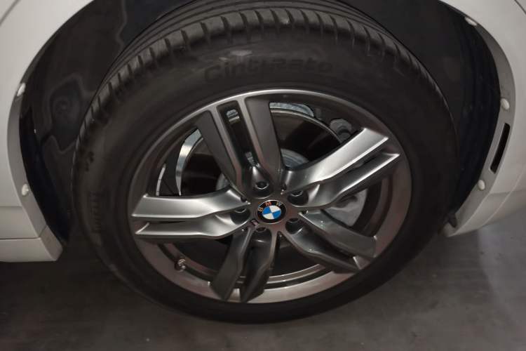 Used BMW X2 2021 sDrive25i M Sport Package Right Front Wheel Hub