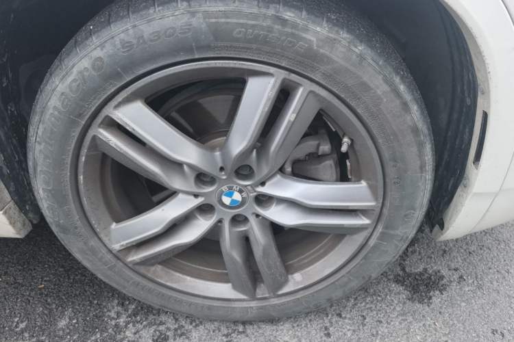 Used BMW X2 2021 Restyled sDrive25i M Sport Package Right Front Wheel Hub