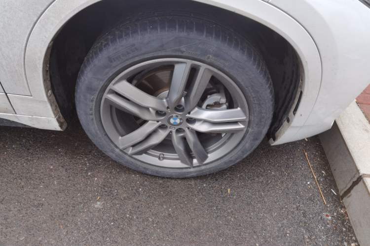 Used BMW X2 2021 sDrive25i Leading Model M Sport Package Right Front Wheel Hub