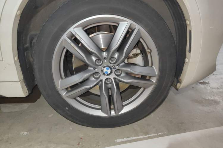 Used BMW X2 2021 Restyled sDrive25i M Sport Package Right Front Wheel Hub