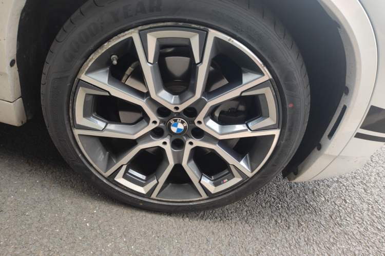 Used BMW X2 2021 Restyled sDrive25i Midnight Edition Right Front Wheel Hub
