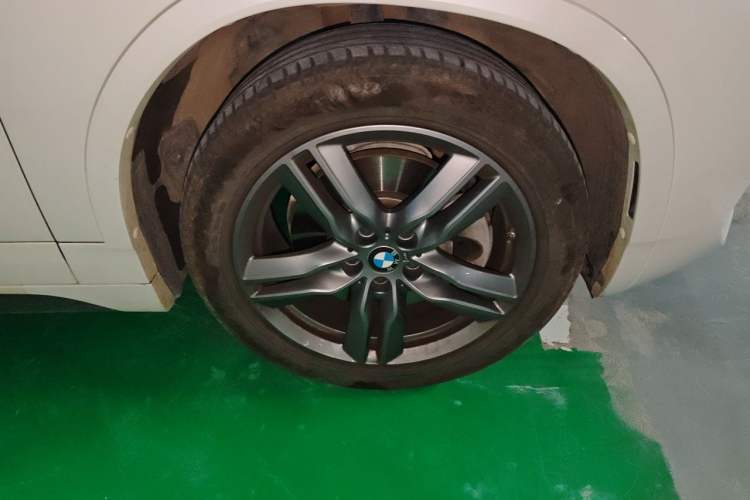 Used BMW X2 2021 Restyled sDrive25i M Sport Package Right Front Wheel Hub