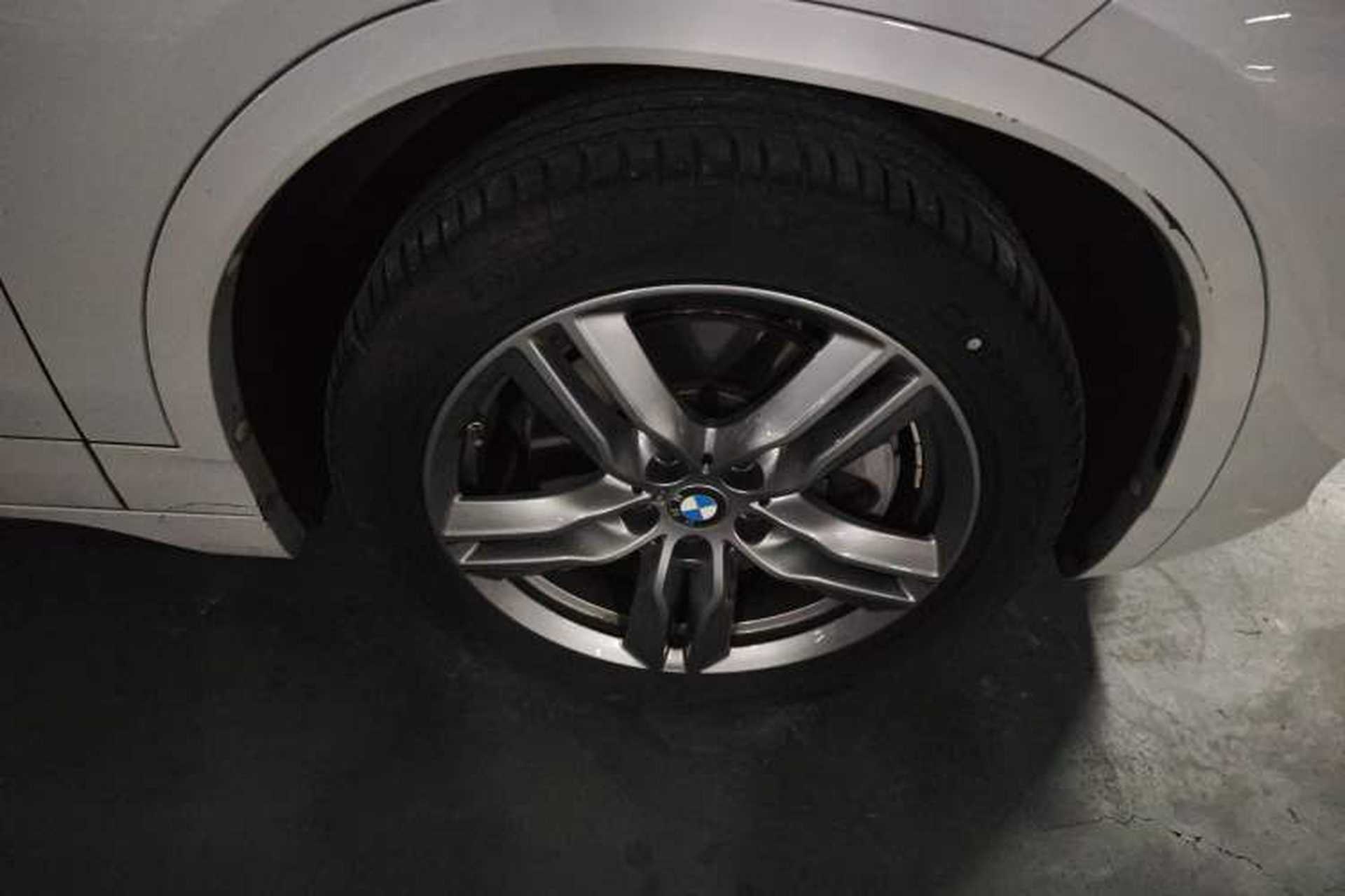 Used BMW X2 2021 sDrive25i Leading Model M Sport Package Right Front Wheel Hub