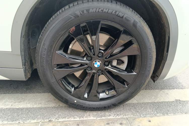 Used BMW X2 2021 sDrive25i Leading Model M Sport Package Right Front Wheel Hub