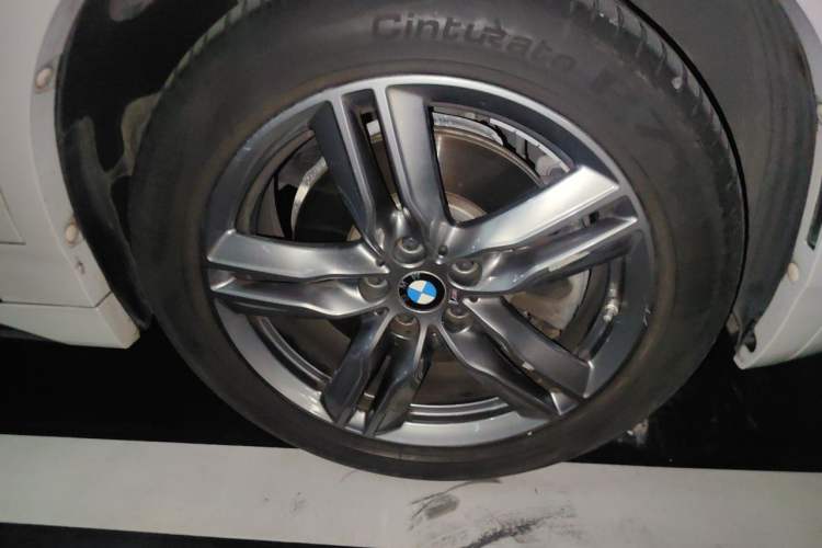 Used BMW X2 2021 Restyled sDrive25i M Sport Package Right Front Wheel Hub