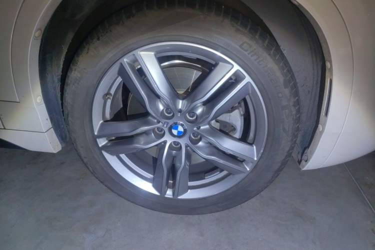 Used BMW X2 2021 sDrive25i M Sport Package Right Front Wheel Hub