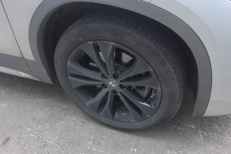 Used BMW X2 2021 sDrive25i Leading Model M Off-Road Package Right Front Wheel Hub
