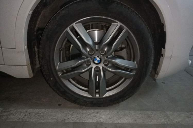 Used BMW X2 2021 sDrive25i Leading Model M Sport Package Right Front Wheel Hub