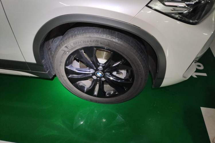 Used BMW X2 2021 Restyled sDrive25i M Sport Package Right Front Wheel Hub