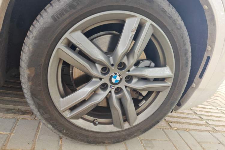 Used BMW X2 2021 sDrive25i Leading Model M Sport Package Right Front Wheel Hub