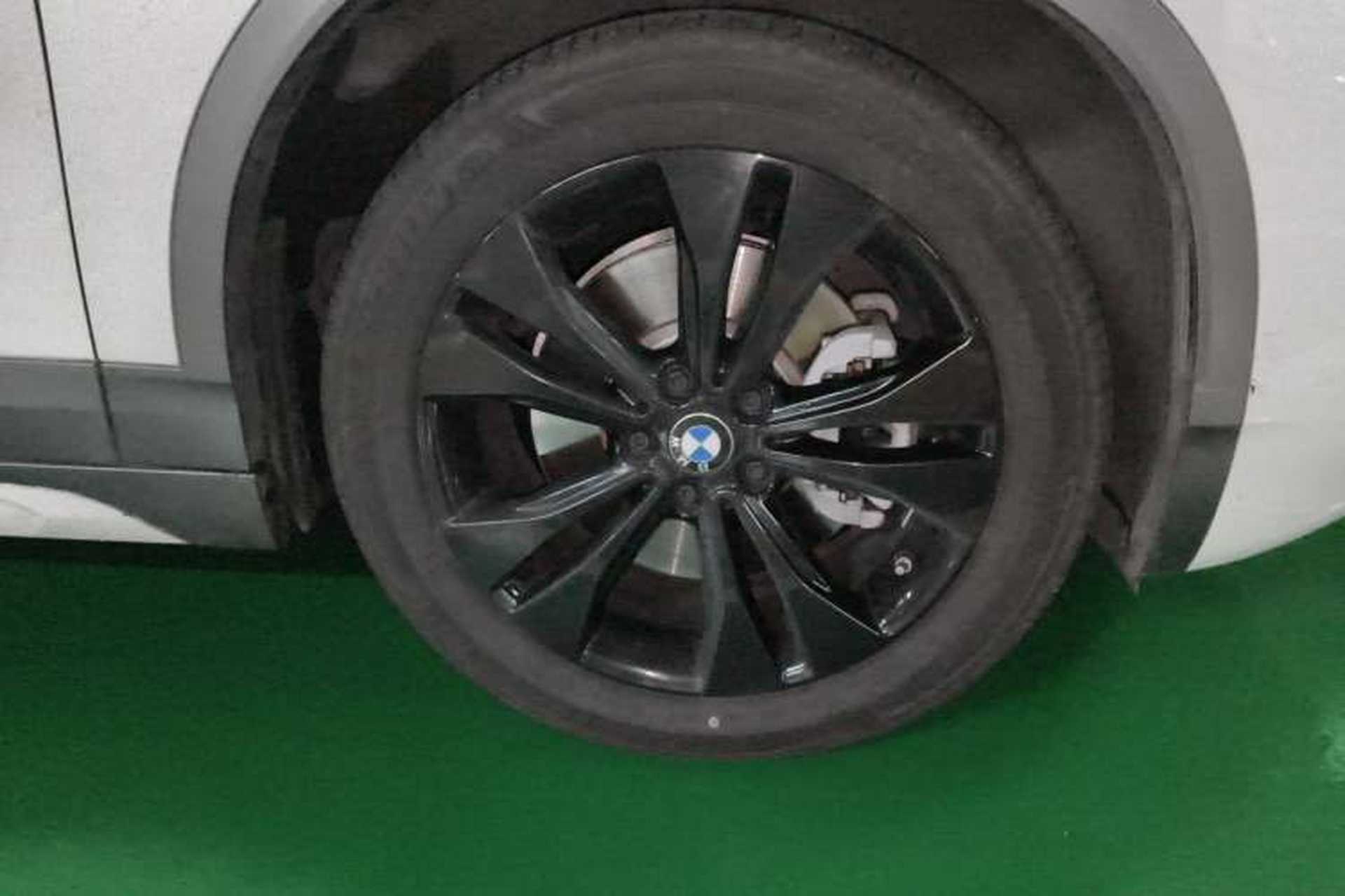 Used BMW X2 2021 sDrive25i Leading Model M Off-Road Package Right Front Wheel Hub