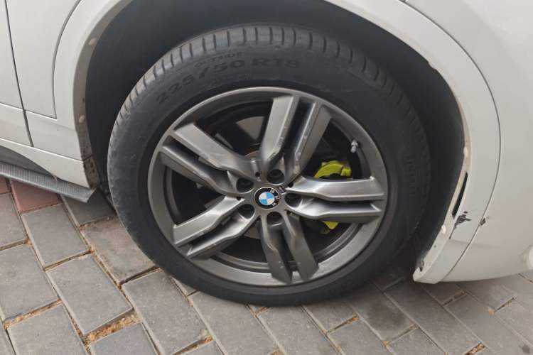 Used BMW X2 2021 Restyled sDrive25i M Sport Package Right Front Wheel Hub