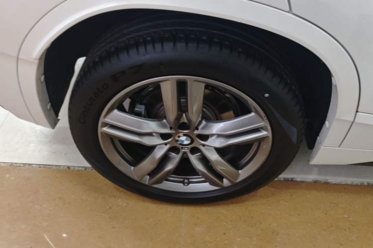 Used BMW X2 2021 Restyled sDrive25i M Sport Package Right Rear Wheel Hub