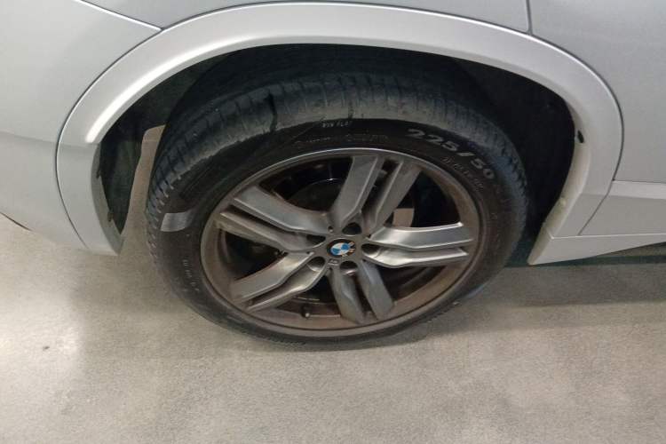 Used BMW X2 2021 sDrive25i M Sport Package Right Rear Wheel Hub