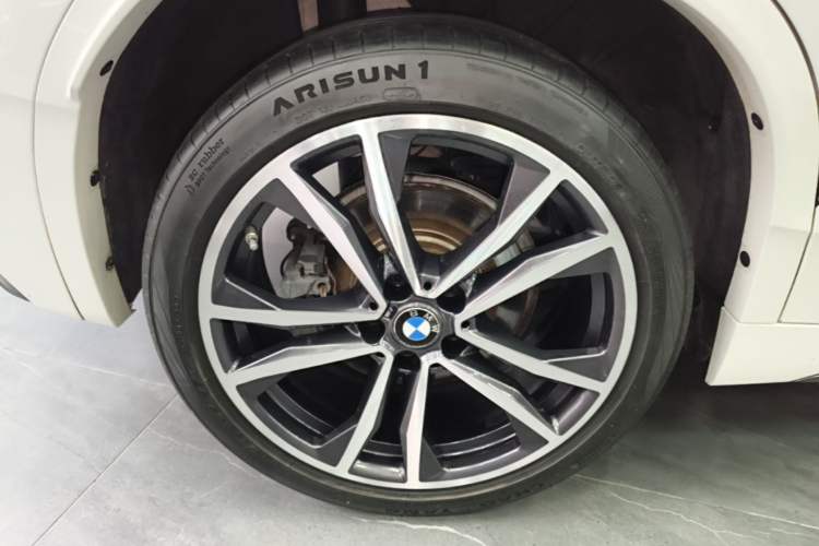Used BMW X2 2021 sDrive25i Luxury Model with M Sport Package Right Rear Wheel Hub