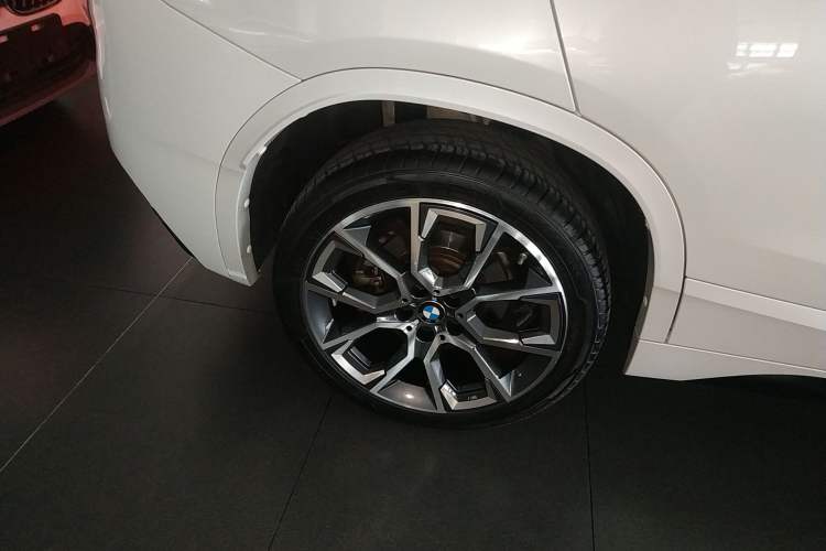 Used BMW X2 2021 Restyled sDrive25i Midnight Edition Right Rear Wheel Hub