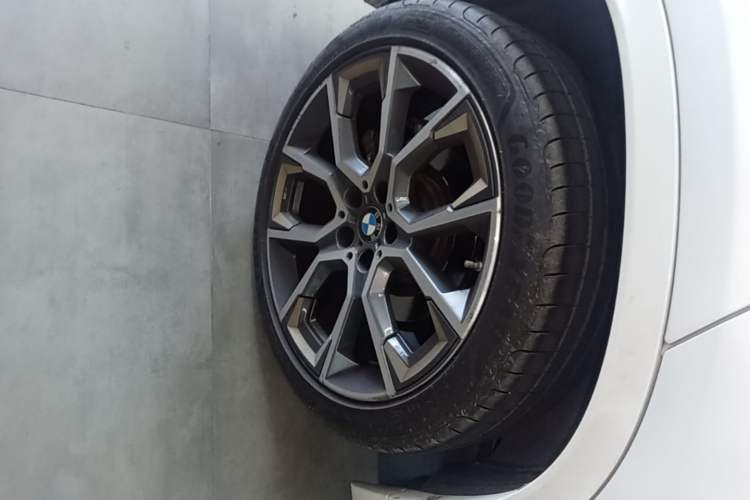 Used BMW X2 2021 xDrive25i Midnight Edition Right Rear Wheel Hub