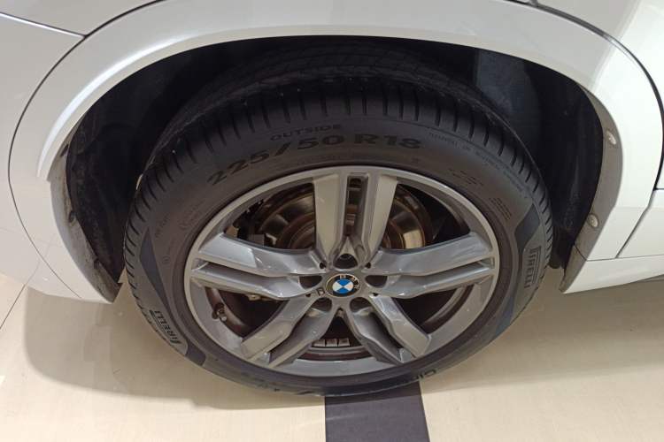 Used BMW X2 2021 Restyled sDrive25i M Sport Package Right Rear Wheel Hub