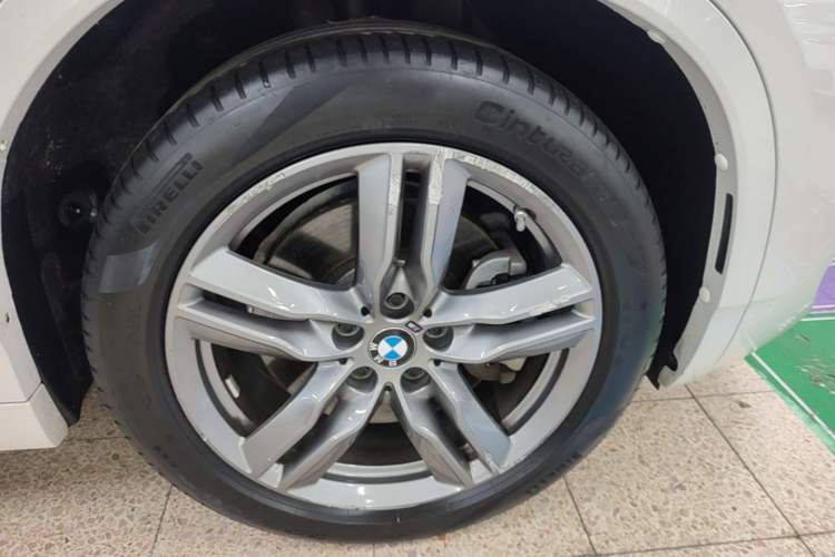Used BMW X2 2021 sDrive25i M Sport Package Right Rear Wheel Hub
