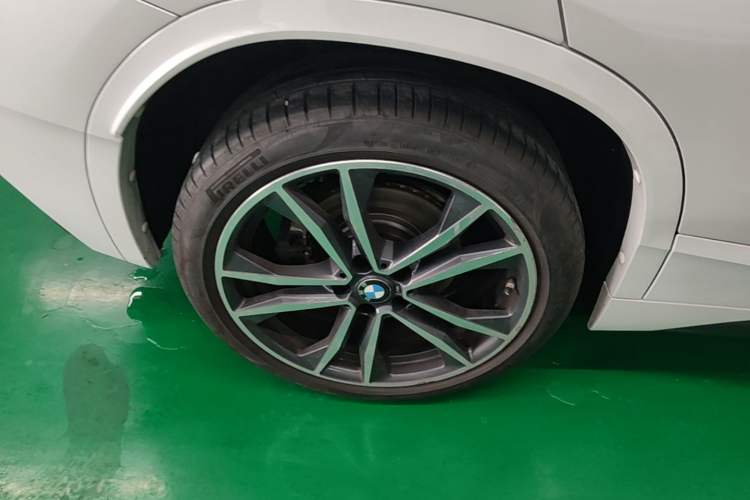 Used BMW X2 2021 xDrive25i M Sport Package Right Rear Wheel Hub