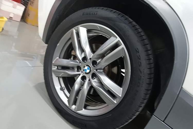 Used BMW X2 2021 sDrive25i Leading Model M Off-Road Package Right Rear Wheel Hub