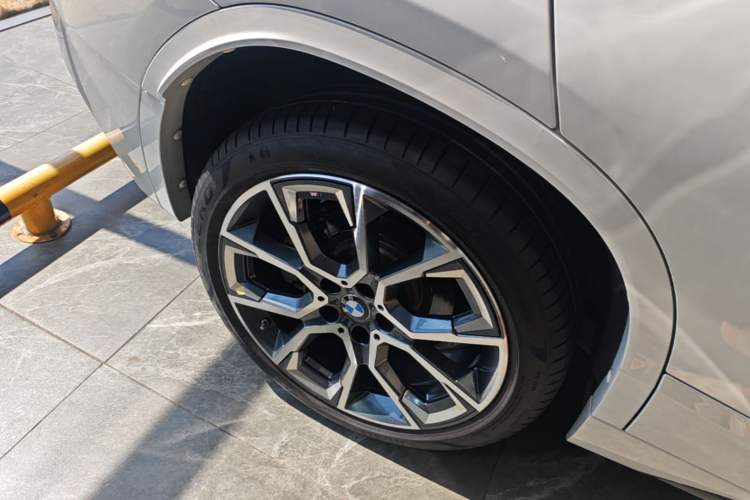 Used BMW X2 2021 Restyled sDrive25i Midnight Edition Right Rear Wheel Hub