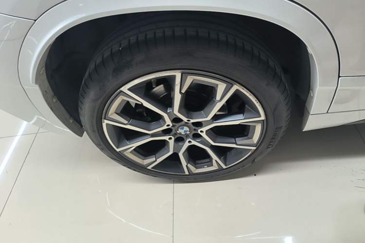 Used BMW X2 2021 Restyled sDrive25i Midnight Edition Right Rear Wheel Hub