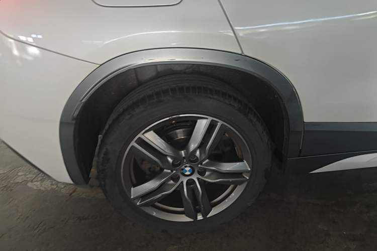 Used BMW X2 2021 sDrive25i Leading Model M Off-Road Package Right Rear Wheel Hub
