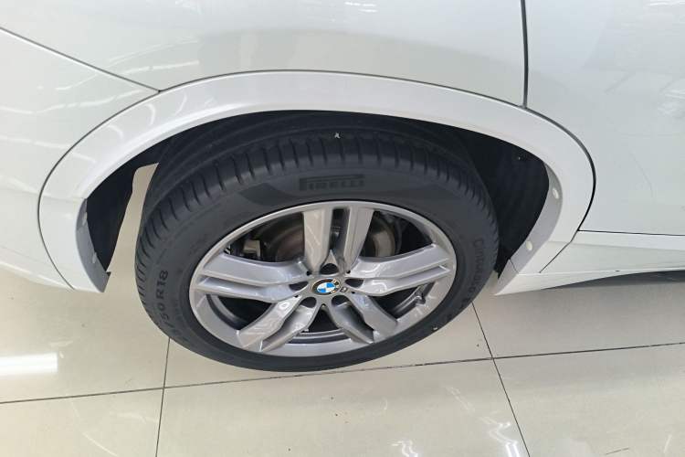 Used BMW X2 2021 Restyled sDrive25i M Sport Package Right Rear Wheel Hub