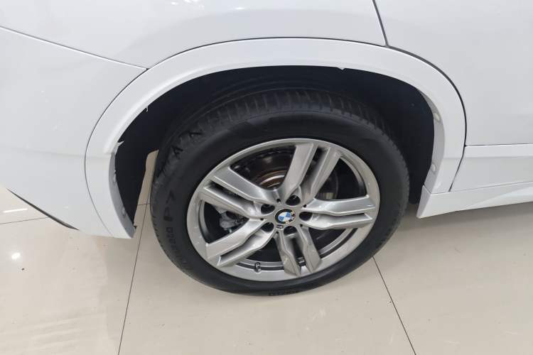 Used BMW X2 2021 Restyled sDrive25i M Sport Package Right Rear Wheel Hub