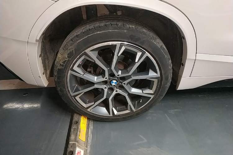 Used BMW X2 2021 Restyled sDrive25i Midnight Edition Right Rear Wheel Hub